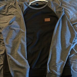 Gray and Black Men's Sweater